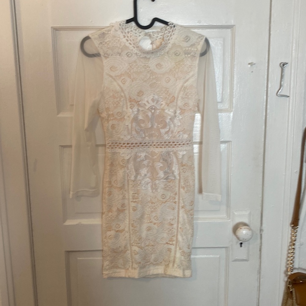 Off white dress, with details, top shop, size M